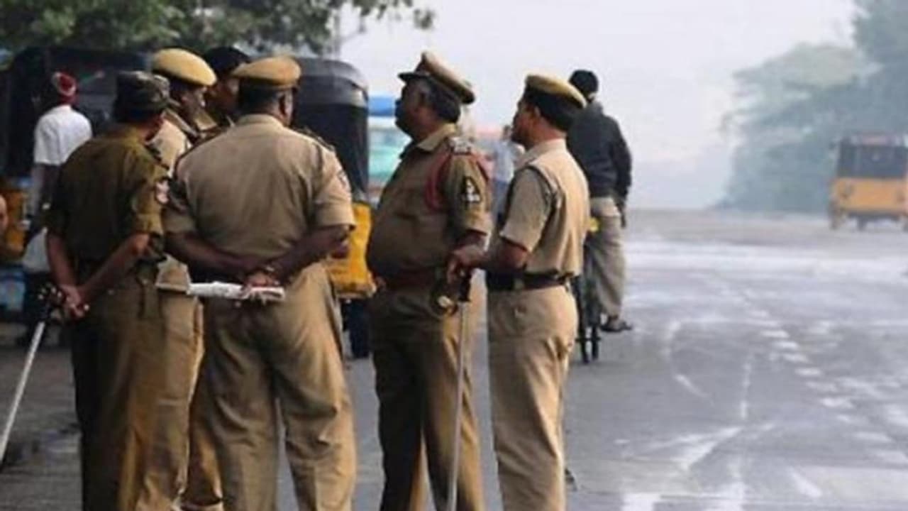 'ST' ಒಂದು ಟ್ಯಾಟೂ ಬಯಲು ಮಾಡಿದ ಕೊಲೆ ಕರಾಳ ರಹಸ್ಯ 'ST' ಒಂದು ಟ್ಯಾಟೂ ಬಯಲು ಮಾಡಿದ ಕೊಲೆ ಕರಾಳ ರಹಸ್ಯ