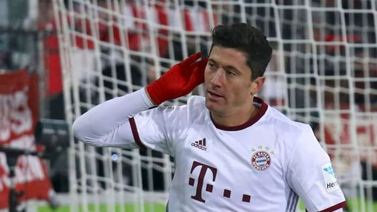 ব্যালন ডি অর বাতিলের ঘোষণায় হতাশ লেয়নডস্কি ব্যালন ডি অর বাতিলের ঘোষণায় হতাশ লেয়নডস্কি