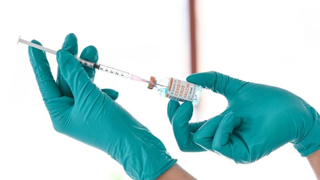 అంత్యక్రియలైన 5 రోజులకు కరోనా నిర్ధారణ: ఫ్యామిలీ, గ్రామస్థుల్లో భయం