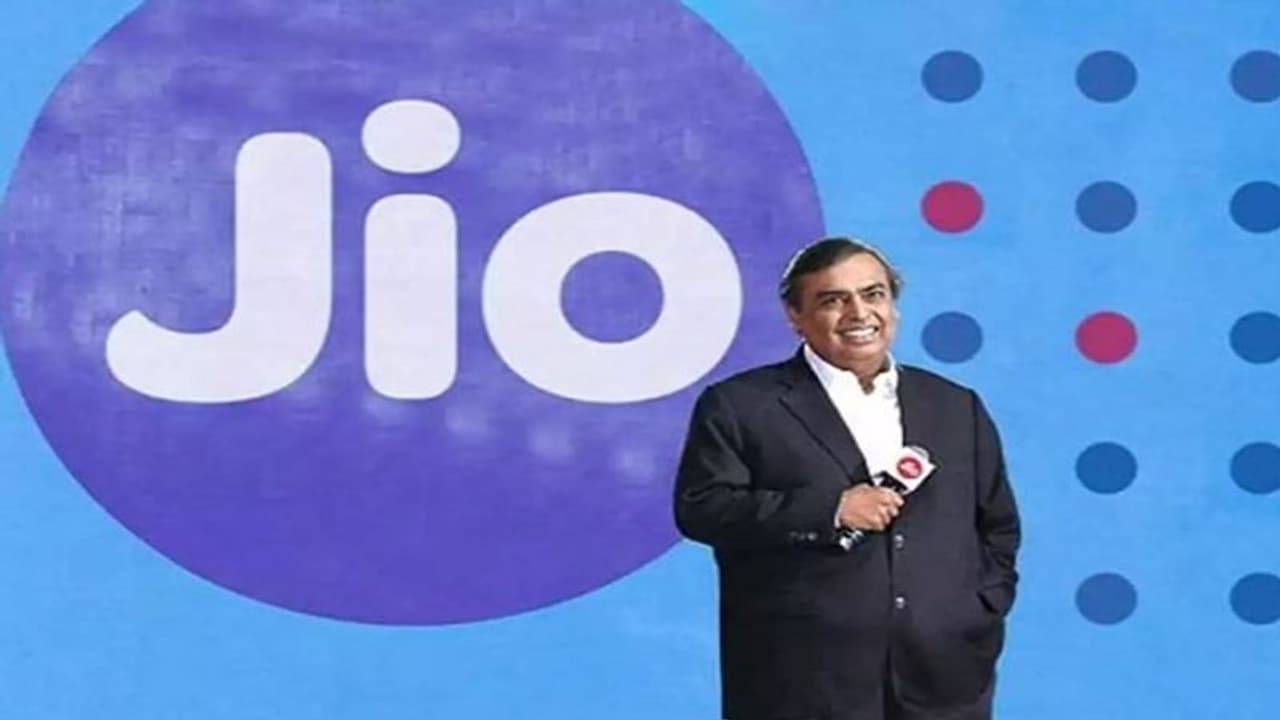 अब क्वालकॉम खरीदेगी जियो में 1.15 फीसदी हिस्सेदारी, 13 निवेशकों से रिलायंस जुटा चुकी है 1.18 लाख करोड़ रुपए अब क्वालकॉम खरीदेगी जियो में 1.15 फीसदी हिस्सेदारी, 13 निवेशकों से रिलायंस जुटा चुकी है 1.18 लाख करोड़ रुपए