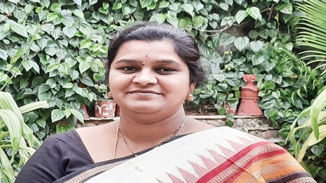 దేవనపల్లి వీణావాణి తెలుగు కవిత: గుడ్డ ముక్క దేవనపల్లి వీణావాణి తెలుగు కవిత: గుడ్డ ముక్క