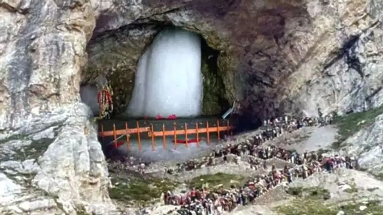 Amarnath Yatra 2024:  शुरू हुआ अमरनाथ यात्रा का रजिस्ट्रेशन,पैकिंग के दौरान इन चीजों का रखें ख्याल 