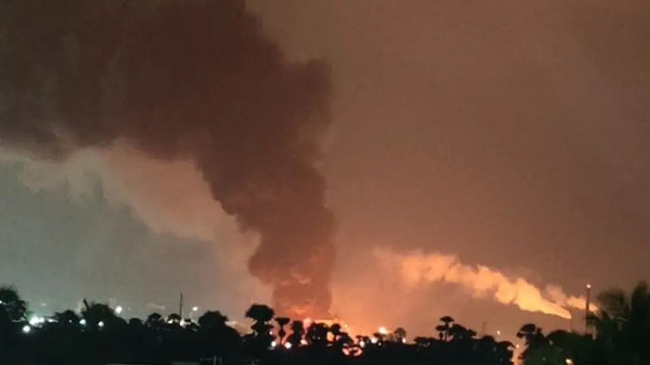 ಬೆಂಗಳೂರಿನ ಪಕ್ಕದಲ್ಲೊಂದು ಅಪಾಯಕಾರಿ ತ್ಯಾಜ್ಯ ಘಟಕ; ಭುಗಿಲೆದ್ದ ಸ್ಥಳೀಯರ ಆಕ್ರೋಶ ಬೆಂಗಳೂರಿನ ಪಕ್ಕದಲ್ಲೊಂದು ಅಪಾಯಕಾರಿ ತ್ಯಾಜ್ಯ ಘಟಕ; ಭುಗಿಲೆದ್ದ ಸ್ಥಳೀಯರ ಆಕ್ರೋಶ