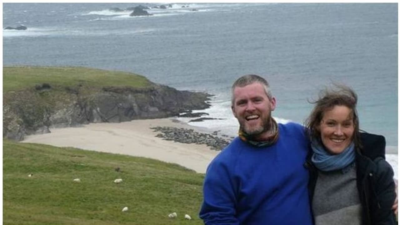 താമസക്കാരാരുമില്ലാത്ത ഒരു ദ്വീപ്, മേല്നോട്ടം ഏറ്റെടുത്ത് ദമ്പതികള്, ദ്വീപില് ആരുമിഷ്ടപ്പെടും കാഴ്ചകള്... താമസക്കാരാരുമില്ലാത്ത ഒരു ദ്വീപ്, മേല്നോട്ടം ഏറ്റെടുത്ത് ദമ്പതികള്, ദ്വീപില് ആരുമിഷ്ടപ്പെടും കാഴ്ചകള്...