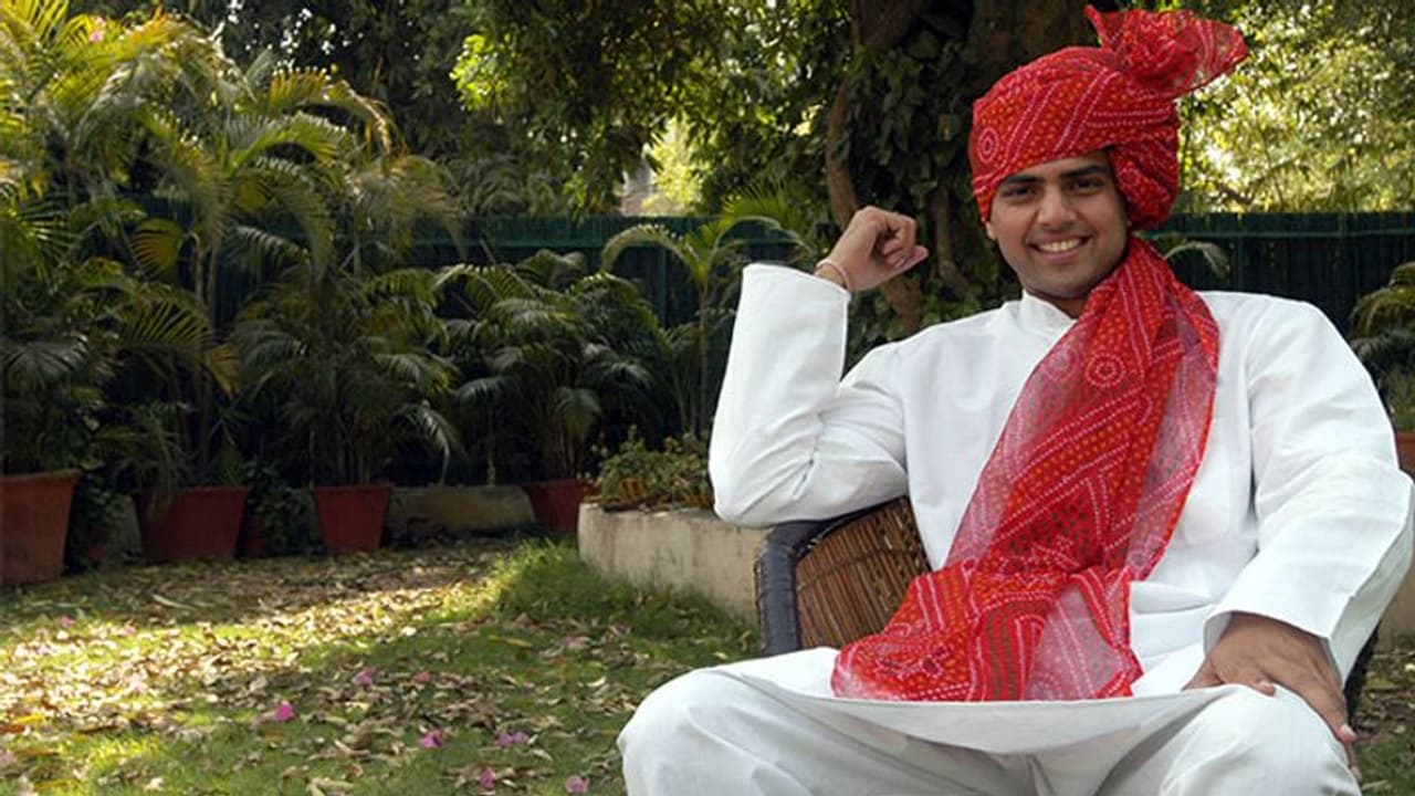 রাজস্থান আদালতের রায়ে শেষ হাসি হাসলেন পাইলট, শচীনের বিজেপি যোগ নিয়ে কী বললেন রোহাতগি রাজস্থান আদালতের রায়ে শেষ হাসি হাসলেন পাইলট, শচীনের বিজেপি যোগ নিয়ে কী বললেন রোহাতগি