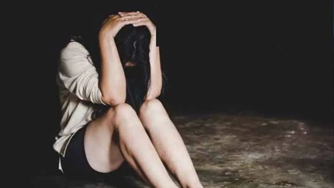 भैया छोड़ दो छोड़ दो..चीखती रही लड़की, 8 दोस्त बारी बारी करते रहे रेप..बंदूक की नोक पर किया सब भैया छोड़ दो छोड़ दो..चीखती रही लड़की, 8 दोस्त बारी बारी करते रहे रेप..बंदूक की नोक पर किया सब