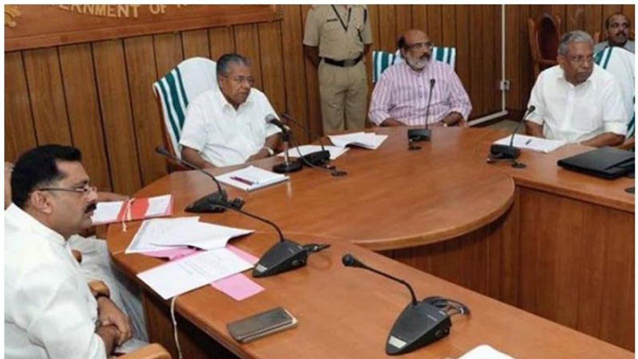 നിയമന വിവാദങ്ങൾക്കിടെ ഇന്ന് വീണ്ടും പ്രത്യേക മന്ത്രിസഭാ യോഗം ചേരും; കൂടുതൽ സ്ഥിരപ്പെടുത്തലിന് സാധ്യത നിയമന വിവാദങ്ങൾക്കിടെ ഇന്ന് വീണ്ടും പ്രത്യേക മന്ത്രിസഭാ യോഗം ചേരും; കൂടുതൽ സ്ഥിരപ്പെടുത്തലിന് സാധ്യത