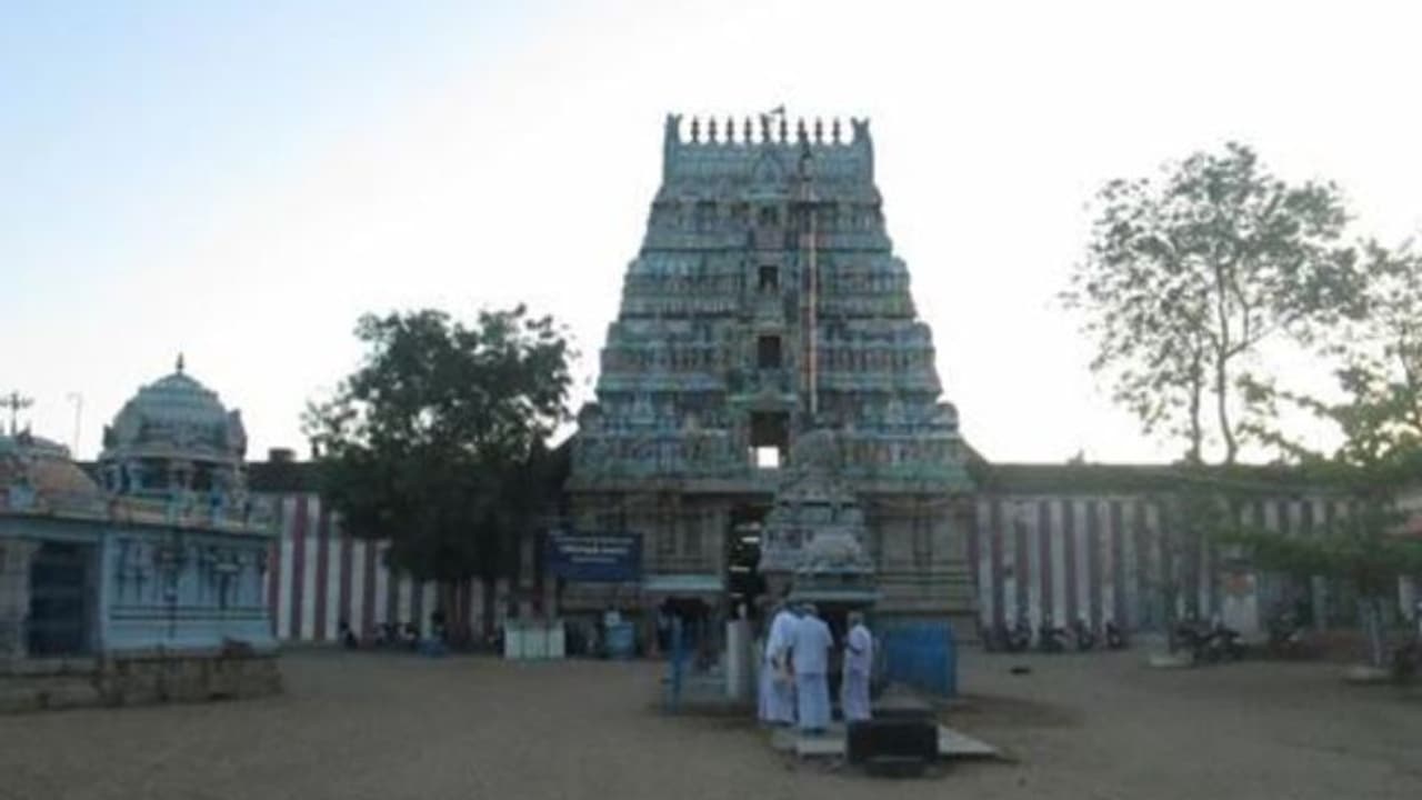 কালসর্প দশায় জর্জরিত, দেশের একমাত্র এই মন্দির মুক্তি দেয় এই দোষ থেকে কালসর্প দশায় জর্জরিত, দেশের একমাত্র এই মন্দির মুক্তি দেয় এই দোষ থেকে