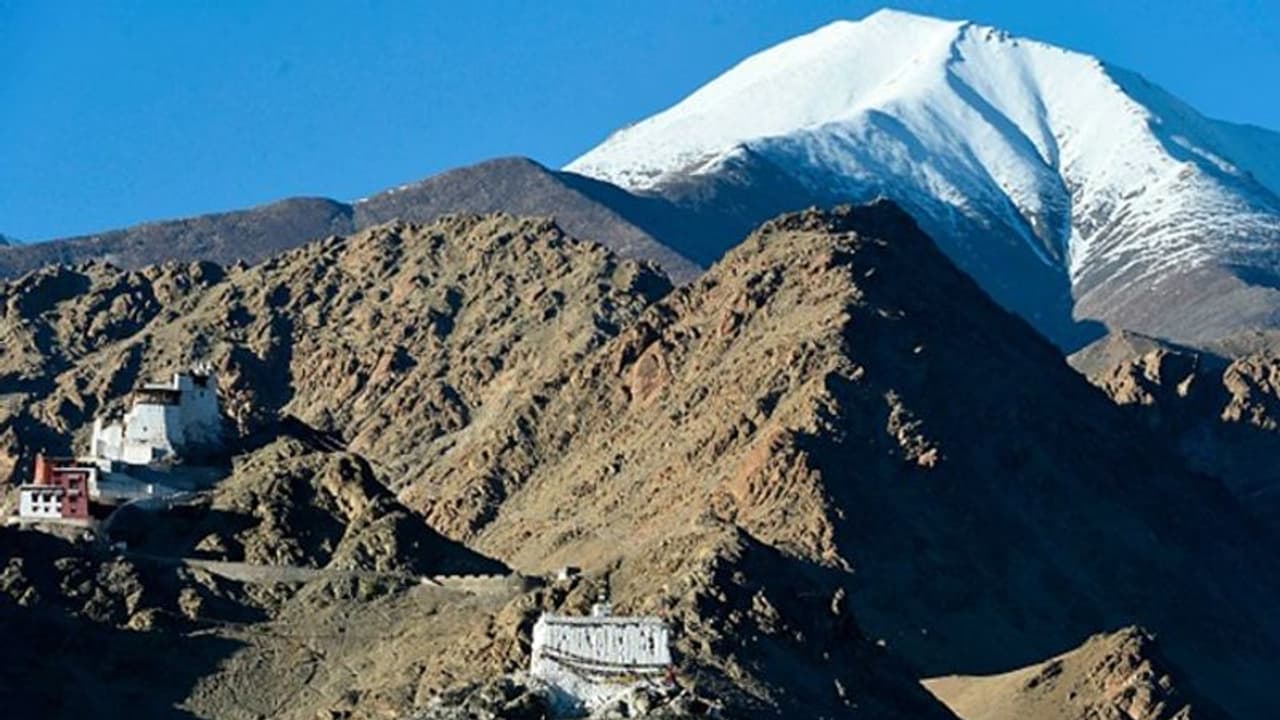 এপ্রিল থেকে লাদাখে বেড়েছিল লালফৌজের তৎপরতা, গোয়েন্দা রিপোর্ট কি পৌঁছায়নি সরকারের ঘরে এপ্রিল থেকে লাদাখে বেড়েছিল লালফৌজের তৎপরতা, গোয়েন্দা রিপোর্ট কি পৌঁছায়নি সরকারের ঘরে