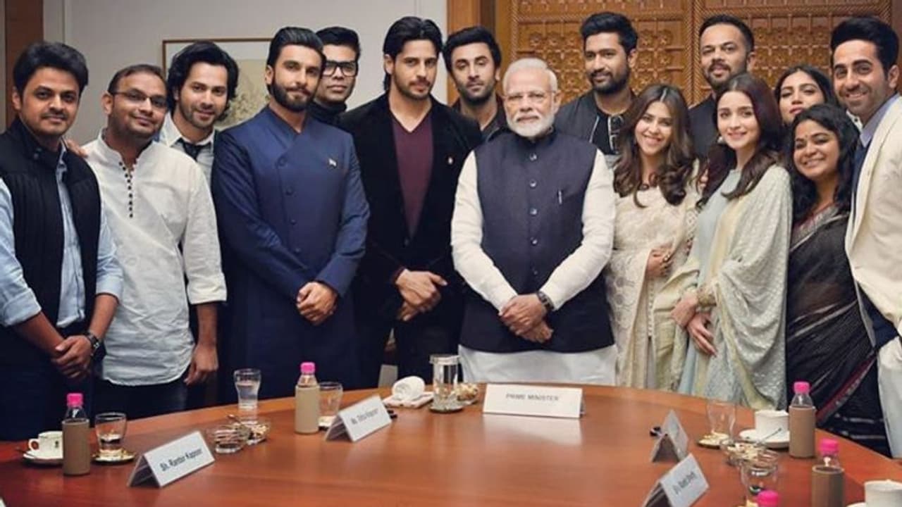 প্রধানমন্ত্রীর সঙ্গে বলি তারকাদের বৈঠকে বাদ কেন সুশান্ত, প্রশ্ন তুললেন সাংসদ রূপা