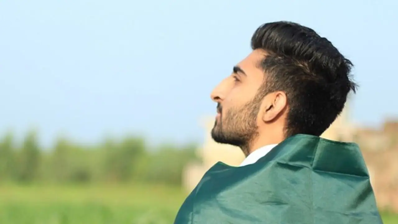 Ch Moazzam Ishaq wins the Hum Award for Best Actor in a Supporting Role Ch Moazzam Ishaq wins the Hum Award for Best Actor in a Supporting Role