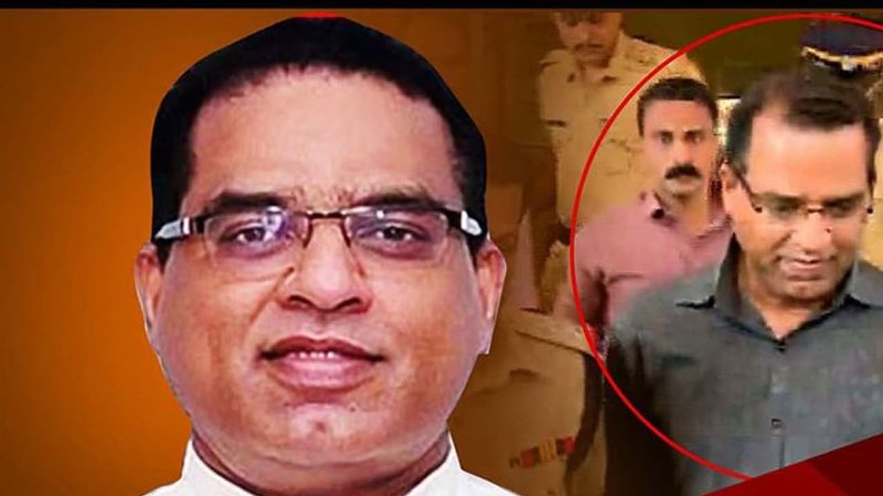 'പെണ്കുട്ടിയെ വിവാഹം കഴിക്കാം'; കൊട്ടിയൂര് പീഡനക്കേസ് പ്രതി റോബിന് വടക്കുംചേരി കോടതിയില് 'പെണ്കുട്ടിയെ വിവാഹം കഴിക്കാം'; കൊട്ടിയൂര് പീഡനക്കേസ് പ്രതി റോബിന് വടക്കുംചേരി കോടതിയില്