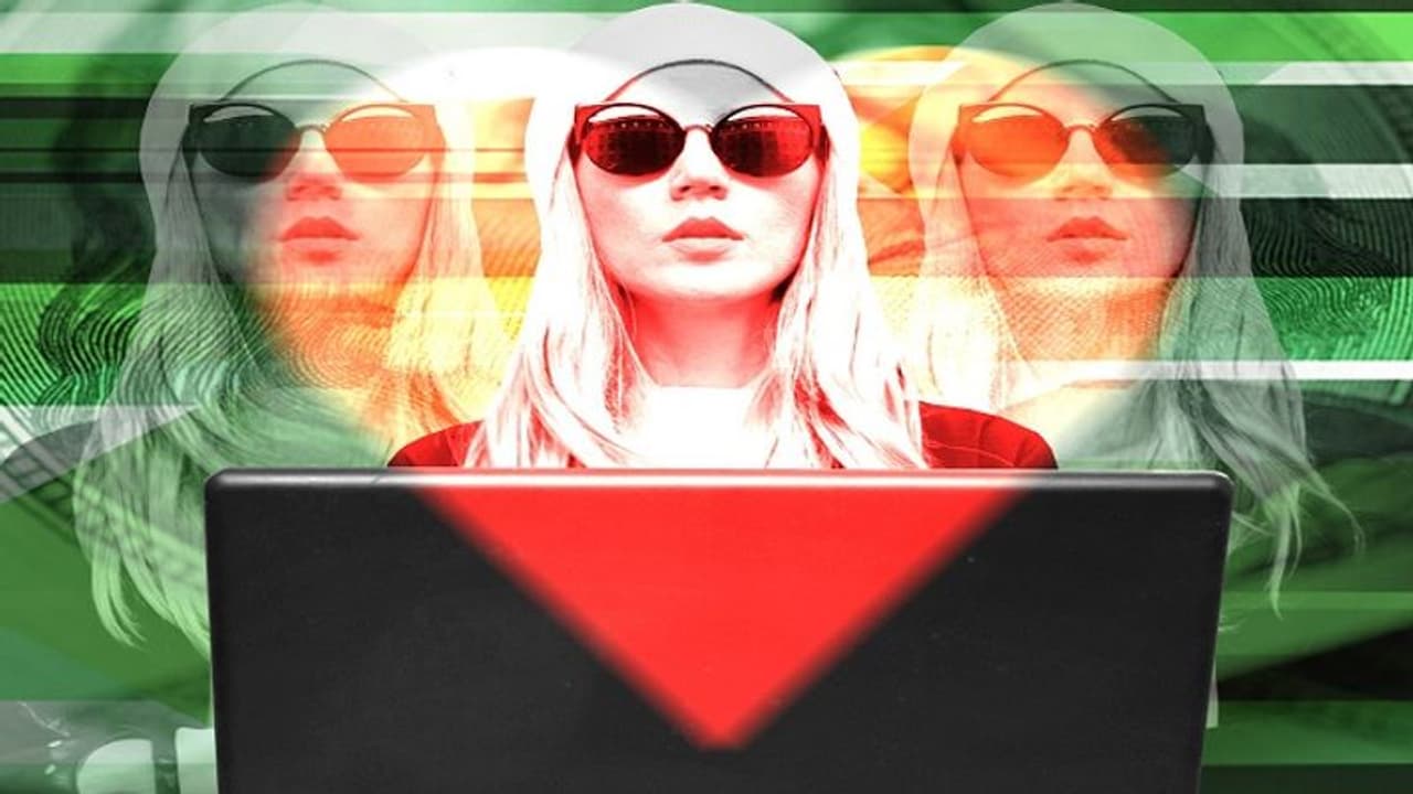 सोशल मीडिया पर रोमांस का चक्कर पड़ सकता है भारी, हो सकते हैं ऑनलाइन ठगी के शिकार सोशल मीडिया पर रोमांस का चक्कर पड़ सकता है भारी, हो सकते हैं ऑनलाइन ठगी के शिकार