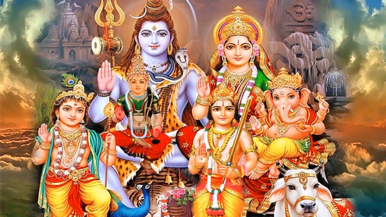 परिवार के देवता हैं भगवान शिव, पत्नी व पुत्रों के अलावा और कितने सदस्य हैं उनके परिवार में? परिवार के देवता हैं भगवान शिव, पत्नी व पुत्रों के अलावा और कितने सदस्य हैं उनके परिवार में?