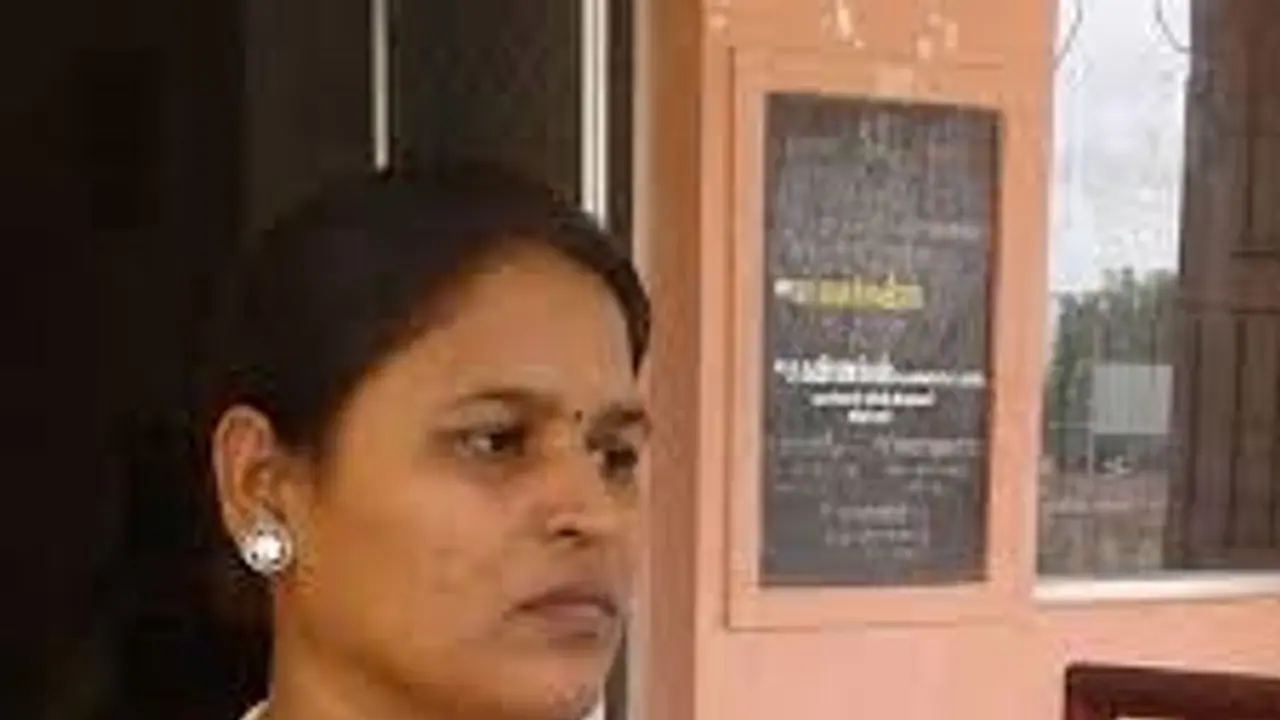 நீட் போராட்டம்.. ஆசிரியர் பணி ராஜினாமா.. சபரிமாலா ஆசிரியர்.. தொடங்கிய புதிய கட்சி.! நீட் போராட்டம்.. ஆசிரியர் பணி ராஜினாமா.. சபரிமாலா ஆசிரியர்.. தொடங்கிய புதிய கட்சி.!