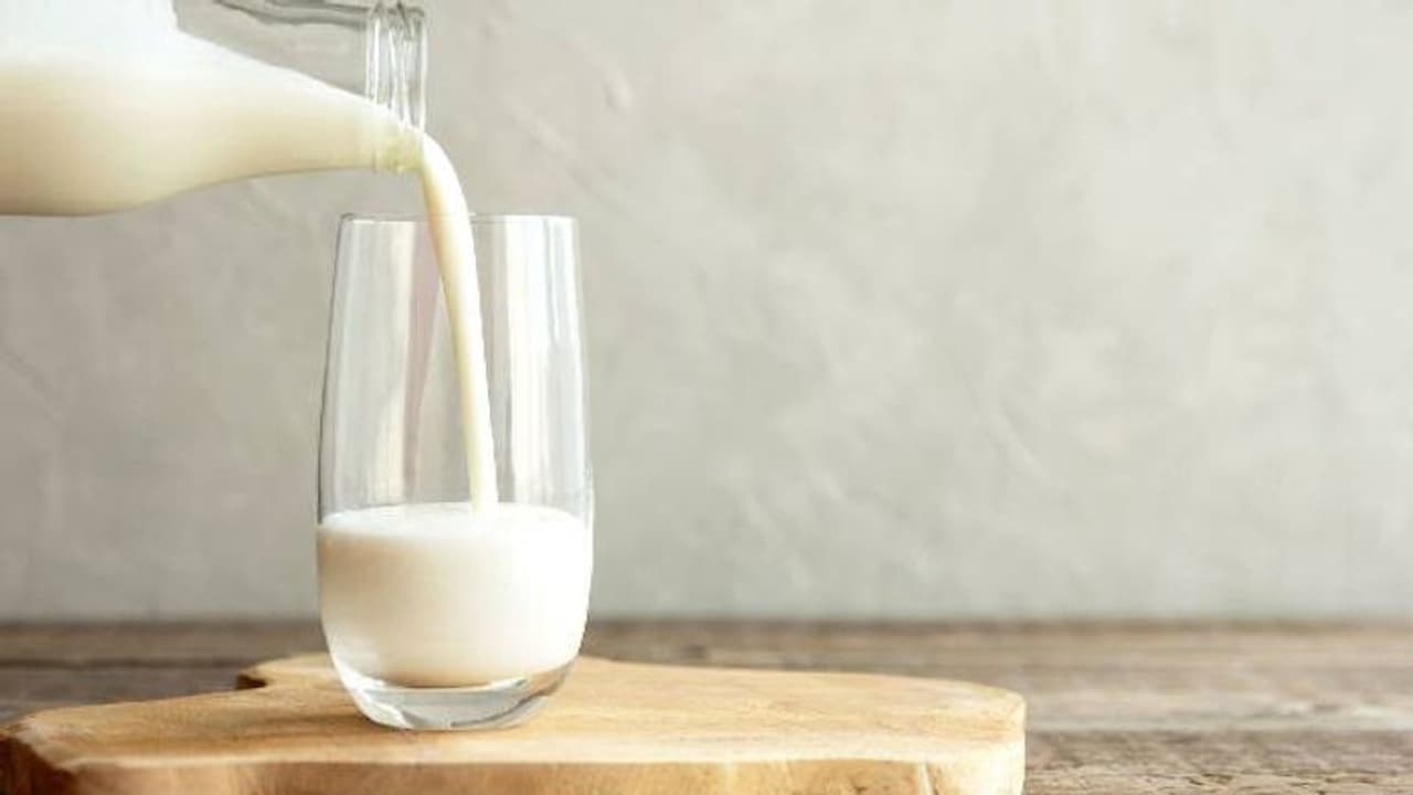 കൊറോണക്കാലത്ത് പാല്‍ പായ്ക്കറ്റുകള്‍ വാങ്ങി ഉപയോഗിക്കുമ്പോള്‍ ശ്രദ്ധിക്കേണ്ട കാര്യങ്ങള്‍...