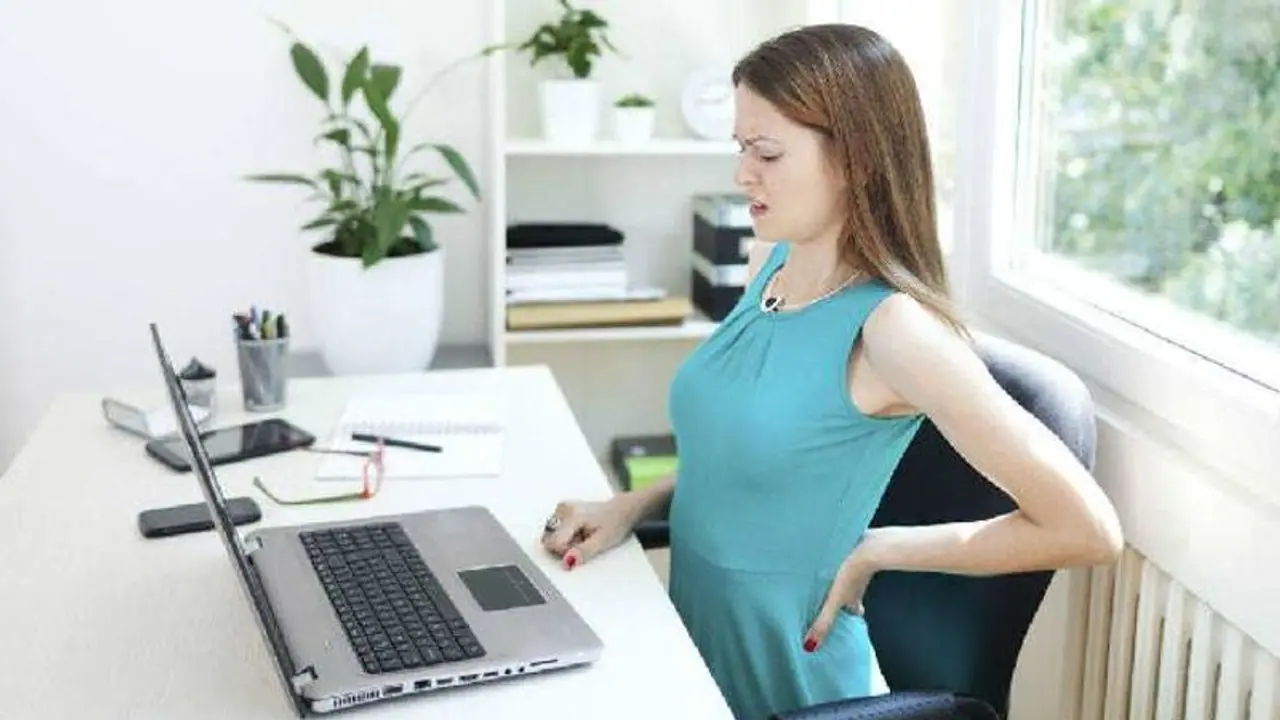 കഴുത്തുവേദന മുതല്‍ നടുവേദന വരെ; വർക്ക് ഫ്രം ഹോം ചെയ്യുമ്പോൾ ശ്രദ്ധിക്കാം ഈ കാര്യങ്ങള്‍...