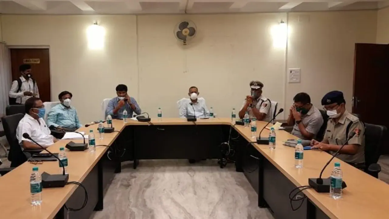 করোনা মোকাবিলায় পদক্ষেপ, ফের লকডাউন জারি করা হল শিলিগুড়িতে করোনা মোকাবিলায় পদক্ষেপ, ফের লকডাউন জারি করা হল শিলিগুড়িতে