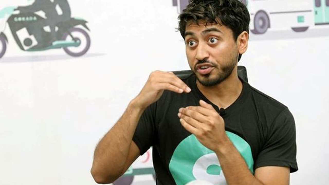 बहन ने जैसे ही खोला घर का दरवाजा तो अंदर का नजारा देख उड़ गए उसके होश बहन ने जैसे ही खोला घर का दरवाजा तो अंदर का नजारा देख उड़ गए उसके होश