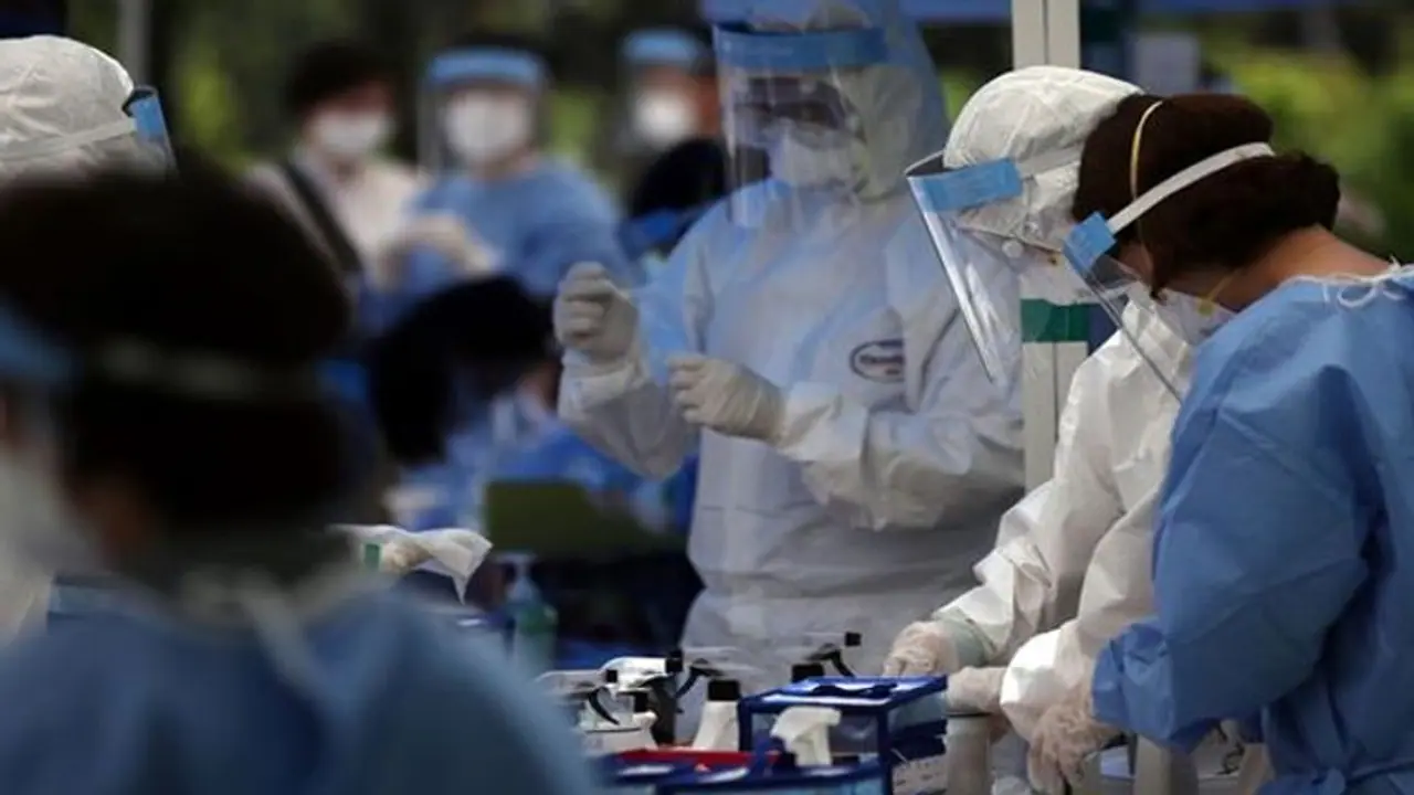 সেপ্টেম্বরের শুরুতেই দেশে করোনা আক্রান্ত হবেন ৩৫ লক্ষ, নভেম্বরের আগেই কোটি ছাড়াবে সংখ্যাটা সেপ্টেম্বরের শুরুতেই দেশে করোনা আক্রান্ত হবেন ৩৫ লক্ষ, নভেম্বরের আগেই কোটি ছাড়াবে সংখ্যাটা