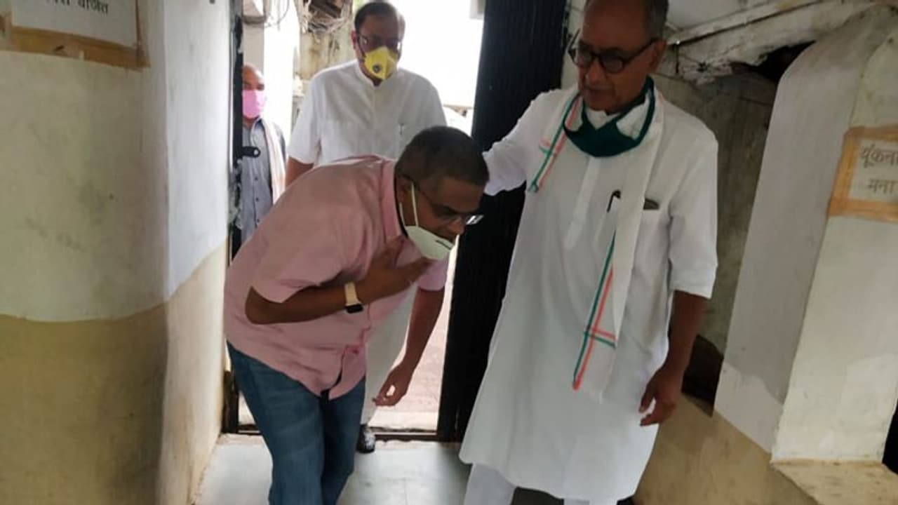 दिग्विजय सिंह कहिन: राहुल गांधी ही मोदी को टक्कर दे सकते हैं, गांधी परिवार के बाहर लीडरशिप नहीं है दिग्विजय सिंह कहिन: राहुल गांधी ही मोदी को टक्कर दे सकते हैं, गांधी परिवार के बाहर लीडरशिप नहीं है