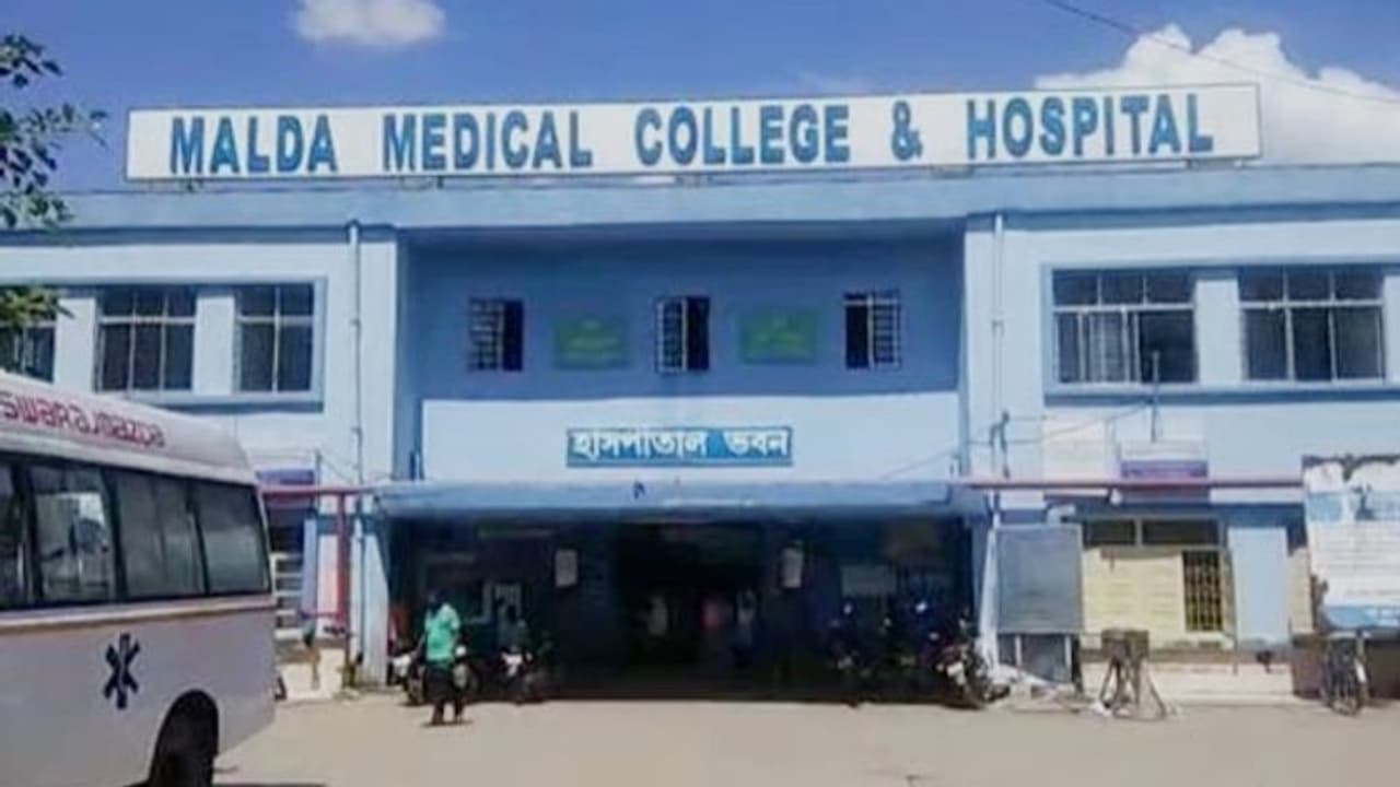 আক্রান্তের সংখ্যা তেরশোরও বেশি, সরকারি হাসপাতালে এবার বন্ধ সোয়াব টেস্টও আক্রান্তের সংখ্যা তেরশোরও বেশি, সরকারি হাসপাতালে এবার বন্ধ সোয়াব টেস্টও