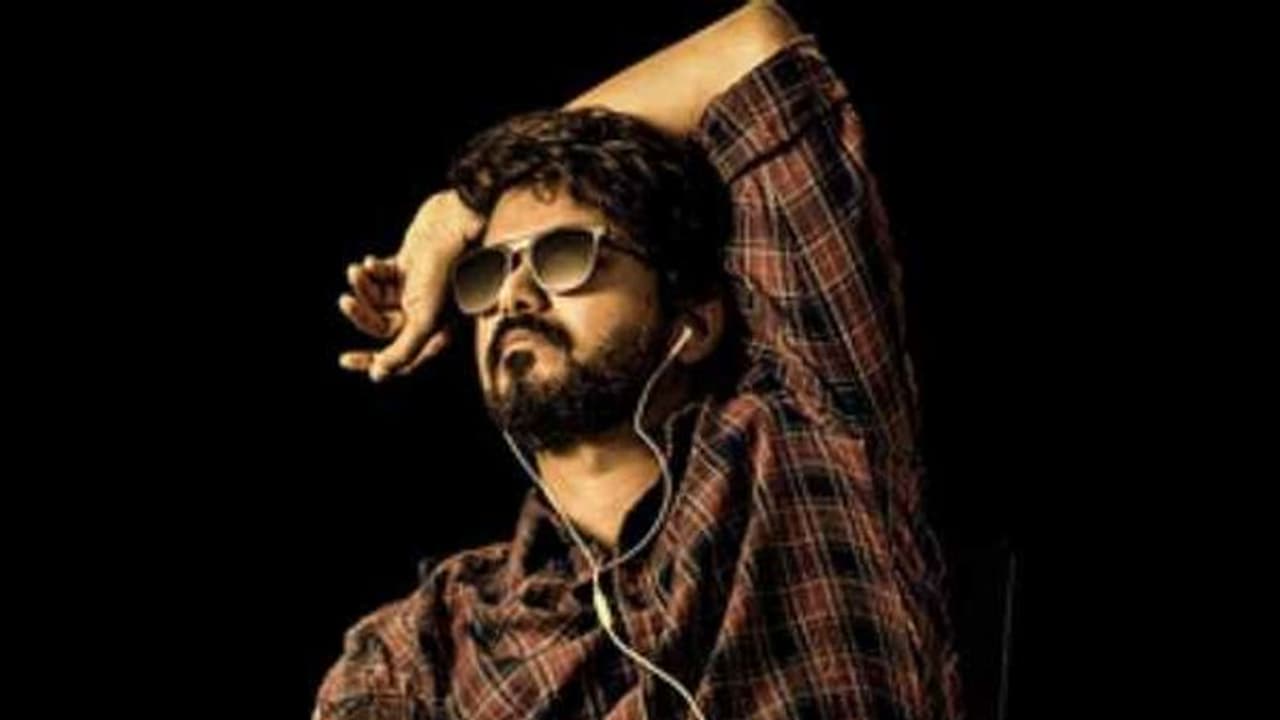 தளபதி விஜய்யுடன் இந்த கதாபாத்திரத்தில் நடிக்கவே முடியாது..! கோபப்பட்டு வந்த வாய்ப்பை மறுத்தாரா முன்னணி நடிகர்?