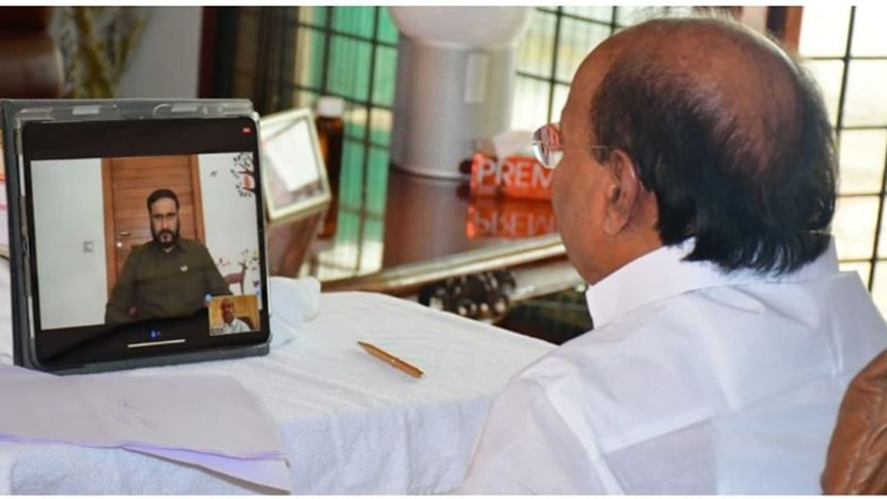 வன்னியர்களுக்கு 17 சதவீத தனி இடஒதுக்கீடு தேவை... பாமக சிறப்பு செயற்குழுக் கூட்டத்தில் அதிரடி தீர்மானம்..!! வன்னியர்களுக்கு 17 சதவீத தனி இடஒதுக்கீடு தேவை... பாமக சிறப்பு செயற்குழுக் கூட்டத்தில் அதிரடி தீர்மானம்..!!