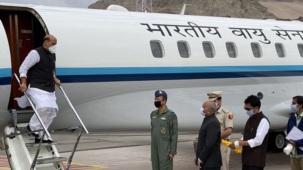രാജ്നാഥ് സിംഗ് ലഡാക്കിൽ; അതിർത്തിയിലെ സ്ഥിതിഗതികൾ വിലയിരുത്തും രാജ്നാഥ് സിംഗ് ലഡാക്കിൽ; അതിർത്തിയിലെ സ്ഥിതിഗതികൾ വിലയിരുത്തും