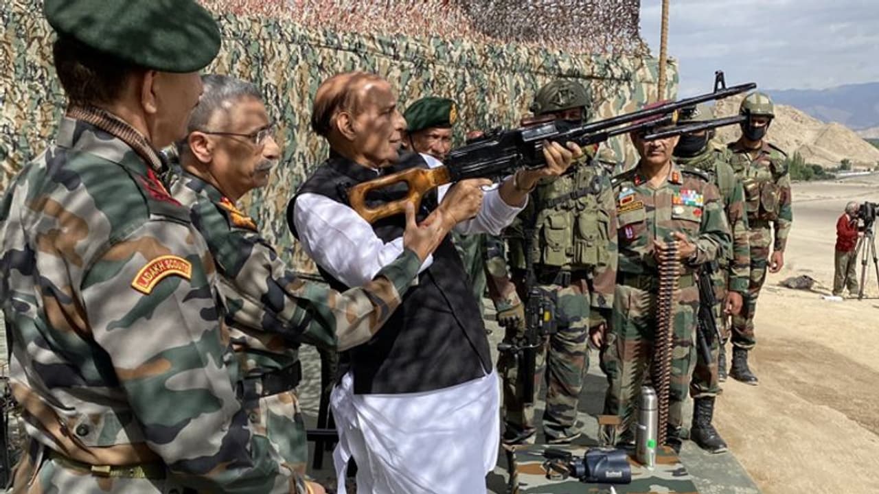 எந்த சக்தியாலும் இந்தியாவில் இருந்து ஒரு அங்குல நிலத்தை கூட கைப்பற்ற முடியாது.!! ராஜ்நாத் சிங் அதிரடி சரவெடி. எந்த சக்தியாலும் இந்தியாவில் இருந்து ஒரு அங்குல நிலத்தை கூட கைப்பற்ற முடியாது.!! ராஜ்நாத் சிங் அதிரடி சரவெடி.