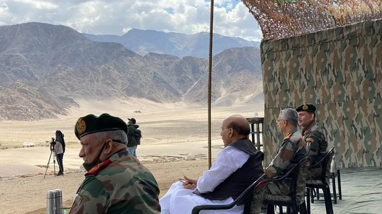Amid LAC standoff with China, Rajnath Singh arrives in Leh Amid LAC standoff with China, Rajnath Singh arrives in Leh