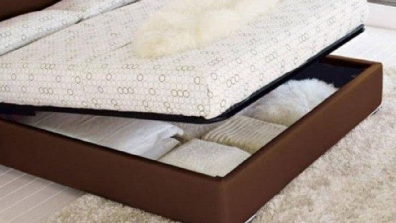 దారుణం.. భార్యను హతమార్చి, మృతదేహాన్ని బెడ్ బాక్స్ లో దాచిన భర్త.. ఎక్కడంటే ? దారుణం.. భార్యను హతమార్చి, మృతదేహాన్ని బెడ్ బాక్స్ లో దాచిన భర్త.. ఎక్కడంటే ?