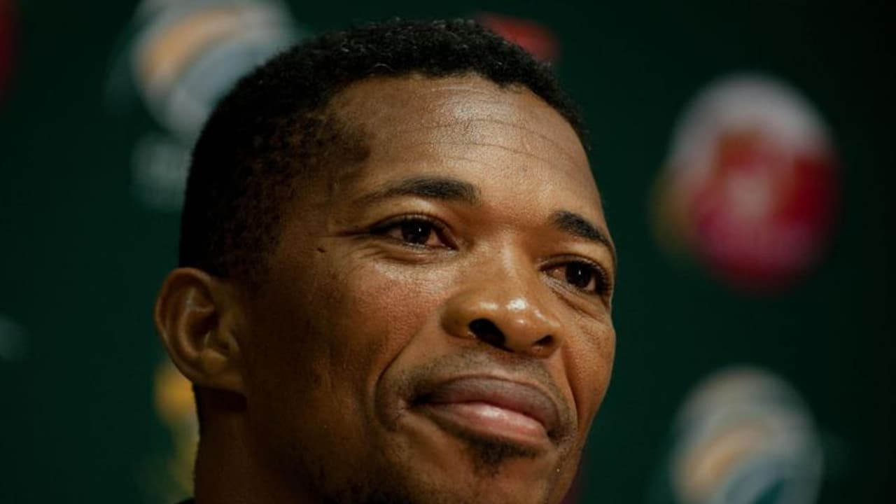 'গায়ের রং কালো বলে কেউ আমার খাওয়ার টেবিলে বসত না',সতীর্থদের বিরুদ্ধে অভিযোগ মাখায়া এনতিনির