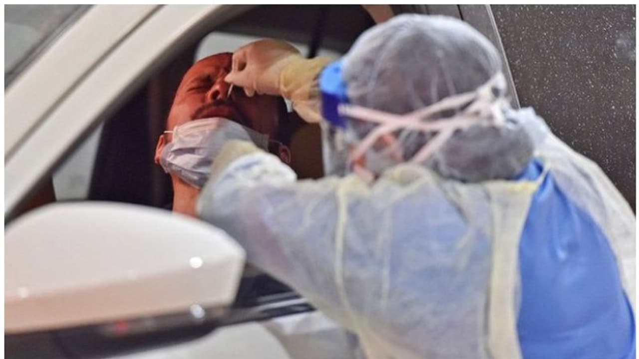 യുഎഇയില് ഇന്ന് 275 പേര്ക്ക് കൂടി കൊവിഡ്; ജാഗ്രത കൈവിടരുതെന്ന് അധികൃതര് യുഎഇയില് ഇന്ന് 275 പേര്ക്ക് കൂടി കൊവിഡ്; ജാഗ്രത കൈവിടരുതെന്ന് അധികൃതര്