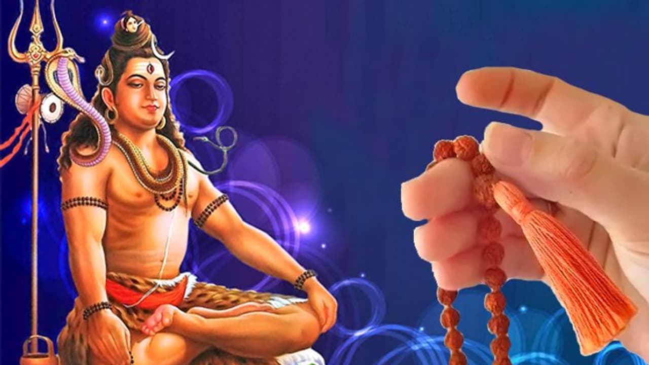 दुर्भाग्य दूर करने के लिए सावन में रोज करना चाहिए शिवजी के इन विशेष मंत्रों का जाप दुर्भाग्य दूर करने के लिए सावन में रोज करना चाहिए शिवजी के इन विशेष मंत्रों का जाप