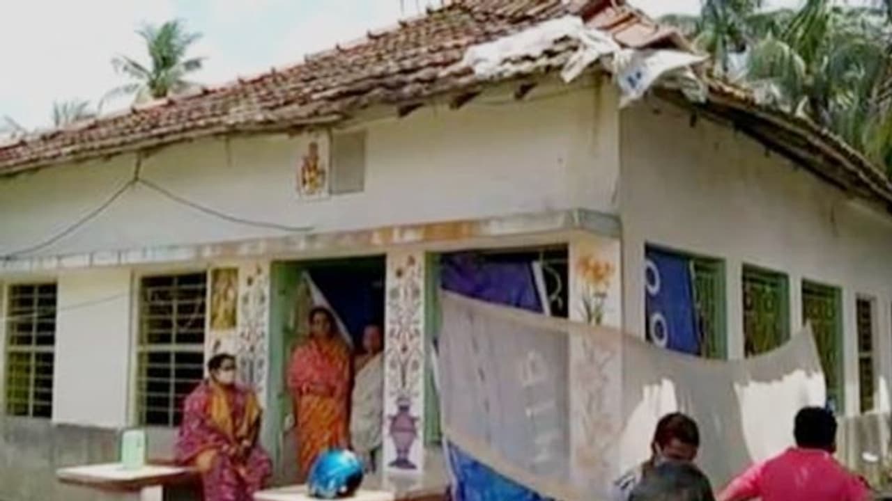 ভিনরাজ্যে যুবকের অস্বাভাবিক মৃত্যু, গ্রামে সালিশি সভায় জরিমানা, আত্মঘাতী কাকা