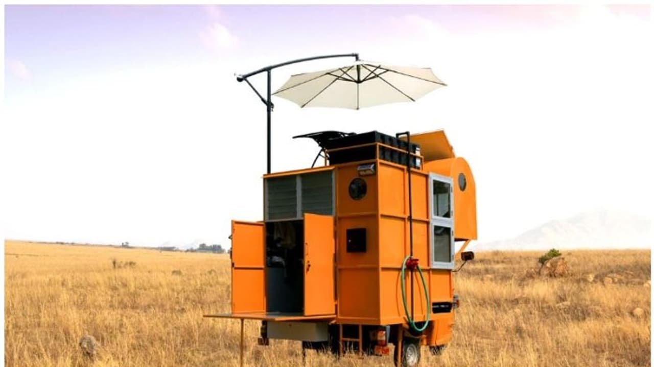 ഓട്ടോറിക്ഷ വീടായി രൂപം മാറിയപ്പോള്; ഈ മോഡല് പാവപ്പെട്ടവര്ക്കുവേണ്ടിയെന്ന് അരുണ് ഓട്ടോറിക്ഷ വീടായി രൂപം മാറിയപ്പോള്; ഈ മോഡല് പാവപ്പെട്ടവര്ക്കുവേണ്ടിയെന്ന് അരുണ്