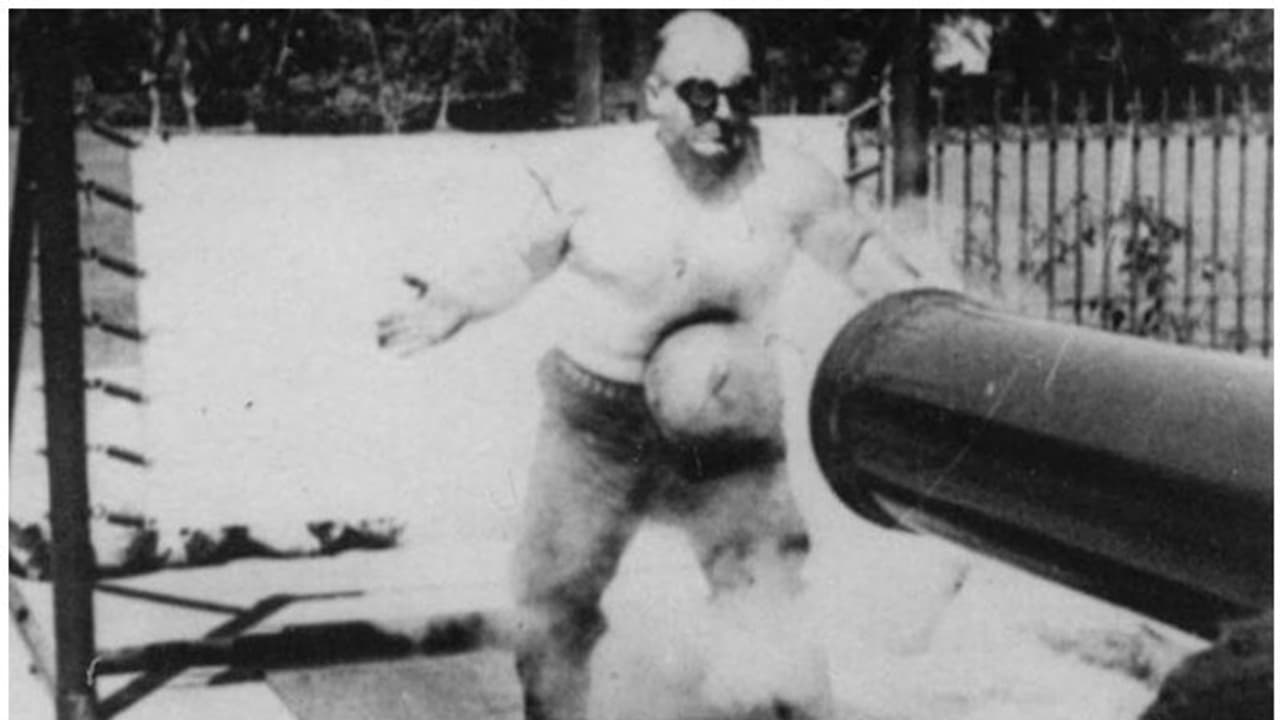 അടിച്ചാലും ഇടിച്ചാലും എന്ത് ചെയ്താലും നോവില്ല, പരിക്കില്ല; ഉരുക്ക് വയറുണ്ടായിരുന്ന മനുഷ്യന്... അടിച്ചാലും ഇടിച്ചാലും എന്ത് ചെയ്താലും നോവില്ല, പരിക്കില്ല; ഉരുക്ക് വയറുണ്ടായിരുന്ന മനുഷ്യന്...