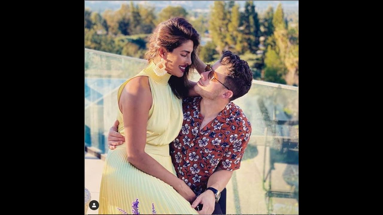 জন্মদিনের ঘোর কাটতে না কাটতেই আরও এক সেলিব্রেশন, কোন গোপন তথ্য ফাঁস করলেন প্রিয়ঙ্কা