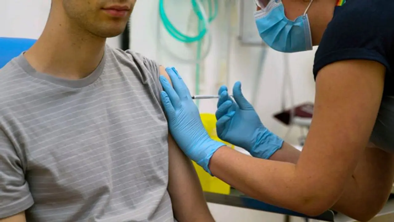 Coronavirus: Indian medical experts welcome Oxford trial results for COVID 19 vaccine Coronavirus: Indian medical experts welcome Oxford trial results for COVID 19 vaccine