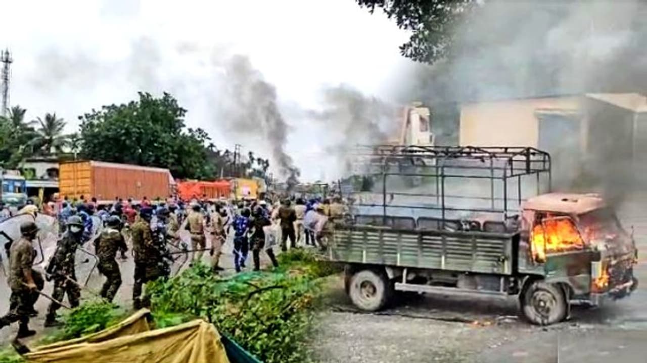 চলল কাঁদানে গ্যাসের গোলা, জ্বলল বহু বাস কিশোরী খুনের ঘটনায় চোপড়ায় তীব্র জনতা পুলিশ সংঘর্ষ