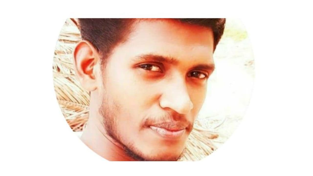 സുഹൃത്തുക്കള്ക്കൊപ്പം മത്സ്യം പിടിക്കാനിറങ്ങിയ യുവാവ് മുങ്ങിമരിച്ചു സുഹൃത്തുക്കള്ക്കൊപ്പം മത്സ്യം പിടിക്കാനിറങ്ങിയ യുവാവ് മുങ്ങിമരിച്ചു