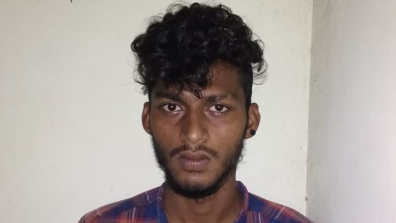 സെക്യൂരിറ്റി ഗാർഡിന്റെ മൊബൈൽ ഫോൺ മോഷ്ടിച്ചയാള് പിടിയിൽ സെക്യൂരിറ്റി ഗാർഡിന്റെ മൊബൈൽ ഫോൺ മോഷ്ടിച്ചയാള് പിടിയിൽ