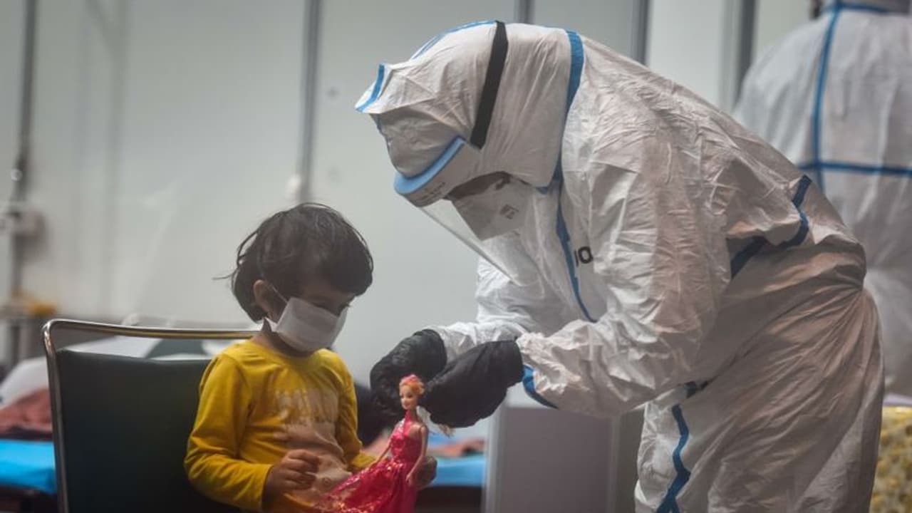 गुड न्यूज: एक दिन में 22000 लोग ठीक, 7 लाख के पार पहुंचा कोरोना से रिकवर होने वाले मरीजों का आंकड़ा गुड न्यूज: एक दिन में 22000 लोग ठीक, 7 लाख के पार पहुंचा कोरोना से रिकवर होने वाले मरीजों का आंकड़ा