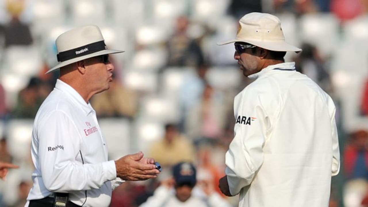 അന്ന് സിഡ്നിയില് ഇന്ത്യ ജയിക്കേണ്ടതായിരുന്നു, അംപയര്മാര് 'ചതിച്ചു'; വ്യക്തമാക്കി വിവിഎസ് ലക്ഷ്മണ് അന്ന് സിഡ്നിയില് ഇന്ത്യ ജയിക്കേണ്ടതായിരുന്നു, അംപയര്മാര് 'ചതിച്ചു'; വ്യക്തമാക്കി വിവിഎസ് ലക്ഷ്മണ്