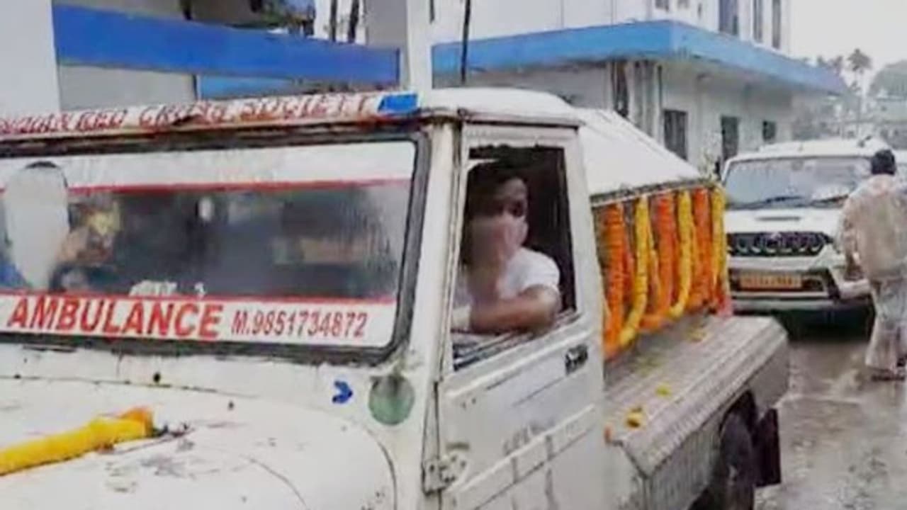 ఇక నుంచి రాత్రి పూట కూడా పోస్టుమార్టమ్లు.. అవయవ స్వీకర్తలకు మేలు ఇక నుంచి రాత్రి పూట కూడా పోస్టుమార్టమ్లు.. అవయవ స్వీకర్తలకు మేలు