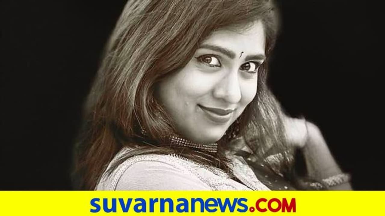 ನಾನು ಪ್ರೀತಿಸುತ್ತಿದ್ದೀನಿ, ಯಾರೆಂದು ಕೇಳಬೇಡಿ; ಪ್ರೀತಿ ವಿಚಾರ ಬಿಚ್ಚಿಟ್ಟ ಬಿಗ್ ಬಾಸ್ ಚೈತ್ರಾ ನಾನು ಪ್ರೀತಿಸುತ್ತಿದ್ದೀನಿ, ಯಾರೆಂದು ಕೇಳಬೇಡಿ; ಪ್ರೀತಿ ವಿಚಾರ ಬಿಚ್ಚಿಟ್ಟ ಬಿಗ್ ಬಾಸ್ ಚೈತ್ರಾ