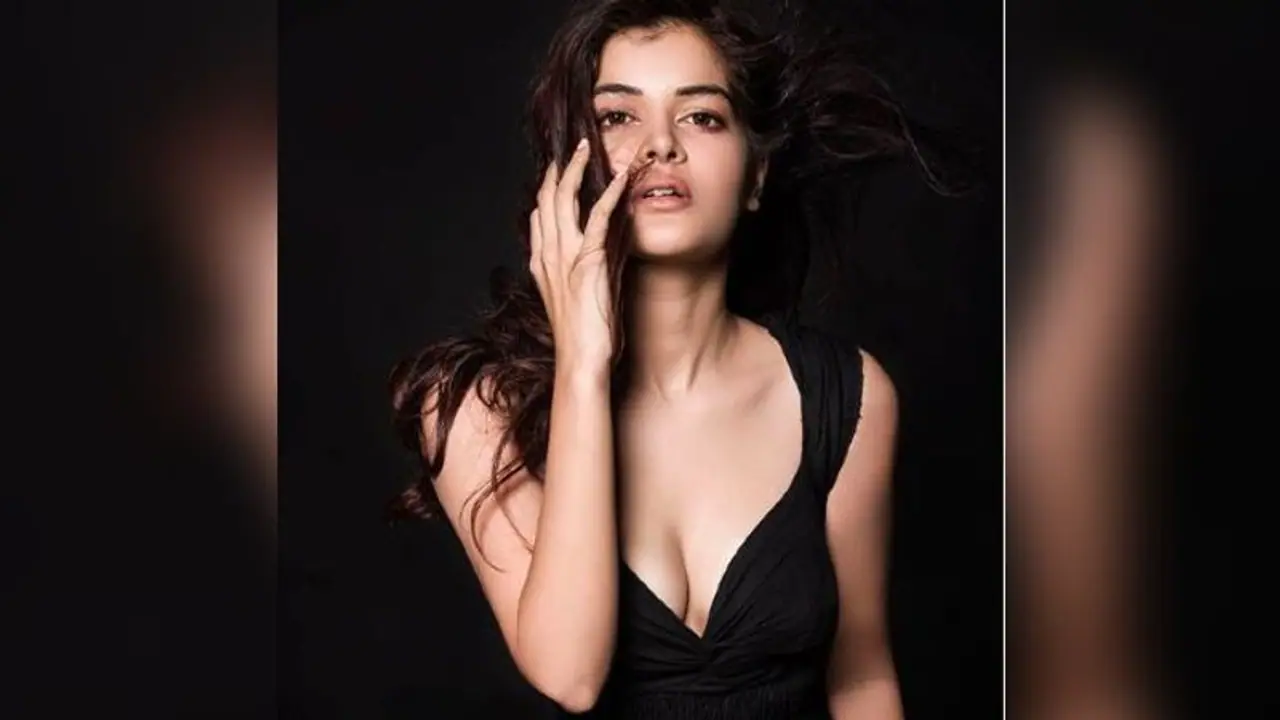 কালো পোশাকে মধুমিতার হটনেস, বোল্ড ফোটোশ্যুটে চেনা দায় 'পাখি'কে কালো পোশাকে মধুমিতার হটনেস, বোল্ড ফোটোশ্যুটে চেনা দায় 'পাখি'কে