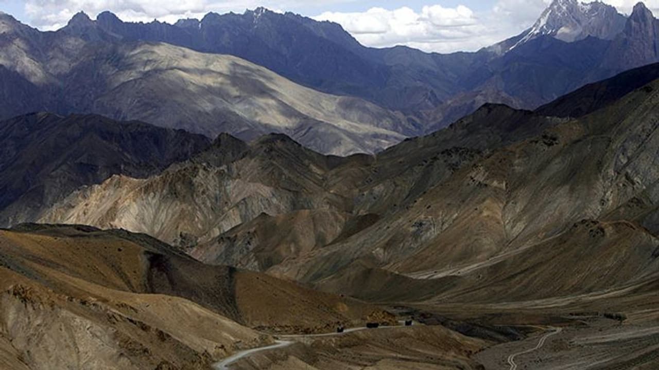 ড্রাগনদের নিঃশ্বাসে পিছিয়ে আসবে না ভারত, সর্বশক্তি দেবে প্যাংগং এর আঙুল রক্ষায় ড্রাগনদের নিঃশ্বাসে পিছিয়ে আসবে না ভারত, সর্বশক্তি দেবে প্যাংগং এর আঙুল রক্ষায়