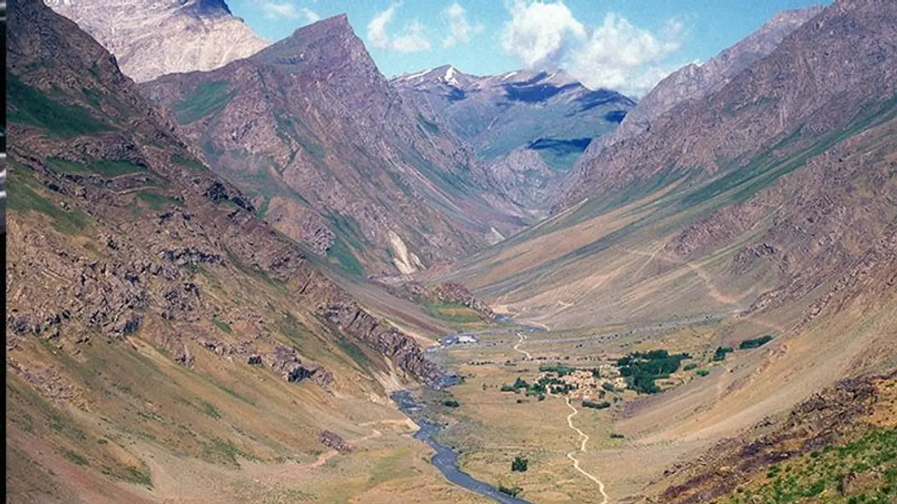 আবারও কি ড্রাগনের নজর পড়ল সীমান্তে, লাদাখ সেক্টরে মোতায়েন ৪০ হাজার লালফৌজ আবারও কি ড্রাগনের নজর পড়ল সীমান্তে, লাদাখ সেক্টরে মোতায়েন ৪০ হাজার লালফৌজ